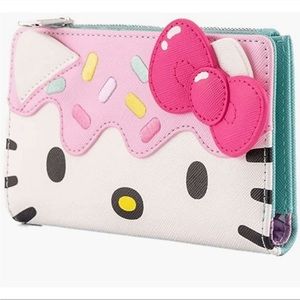 Hello Kitty Cupcake Wallet